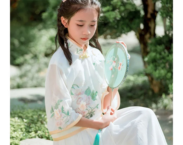 平凡而又不平凡的你下一句怎么说(我们不一样:一个平凡少年不平凡的爱恋,笑看《云边有个小卖部》) 平凡而又不平凡的你下一句怎么说(我们不一样:一个平凡少年不平凡的爱恋,笑看《云边有个小卖部》)