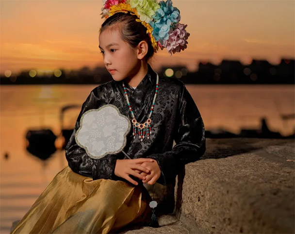 赌王孩子都是亲生的吗（赌王家的孩子们怎么起名字？）