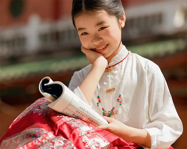 适合小学生阅读的史书(炎热暑假,我们给中小学生推荐了8本文史哲书) 适合小学生阅读的史书(炎热暑假,我们给中小学生推荐了8本文史哲书)